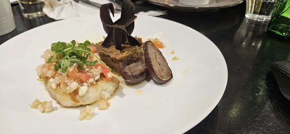 Biała Ryba Z Bakłażanem